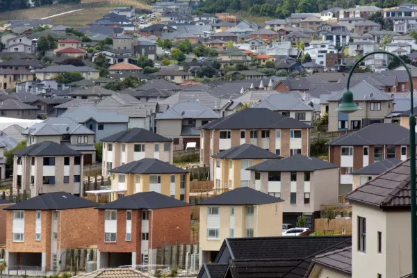 Wake Up Call: A very unstable housing market?