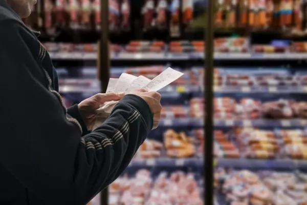 Hot inflation sends NZ shares falling