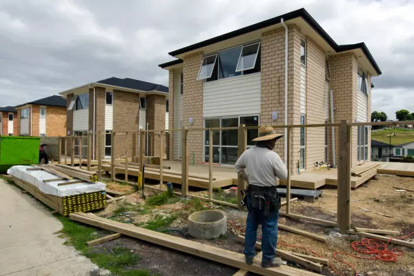 Wake Up Call: Building consents hang on timber shortage