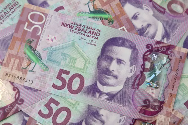 Currency volatility drives NZ market down