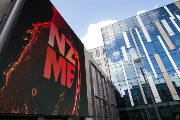 Caniwi's Bowker sells NZME stake