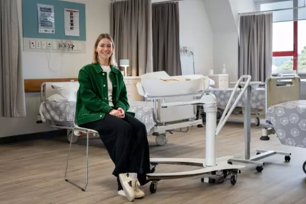 Student's medical bassinet wins design award