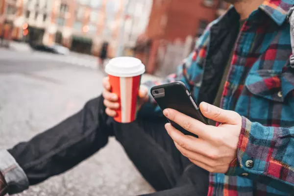 2degrees offers free Aussie roaming for all until July