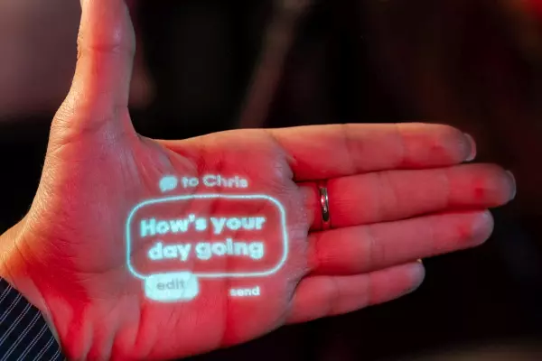 People can’t quit smartphones, smart glasses won’t help