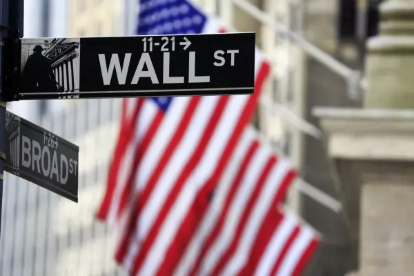 Attention goes offshore as NZ sharemarket steady