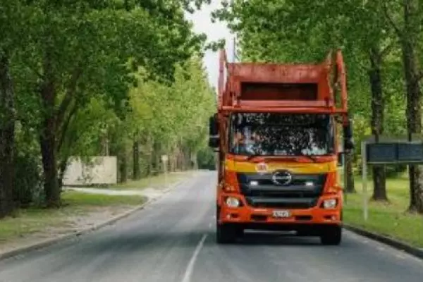 High risk, low pay: rubbish and recycling workers ‘undervalued’