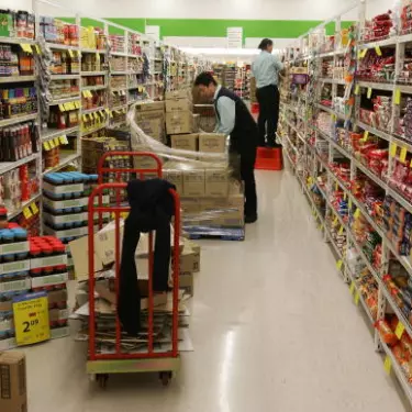 Law aimed at supermarkets' anti-competition covenants set to pass