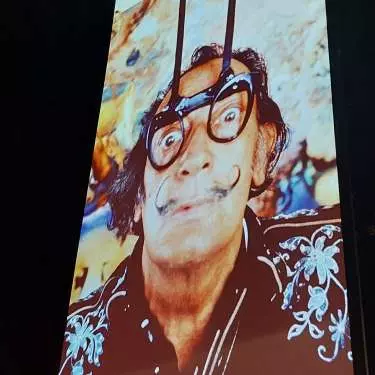 Inside Dali: a (kind of) immersive art experience