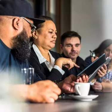 Govt doing more business with Māori firms
