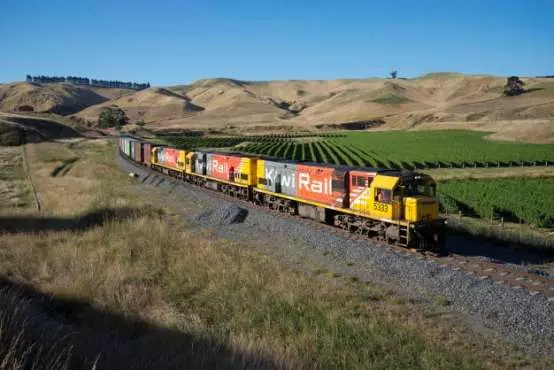 KiwiRail workers vote to strike