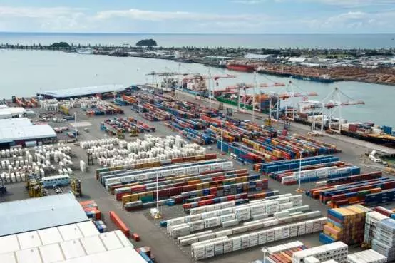 Auckland port still clogged, Tauranga clears the yard