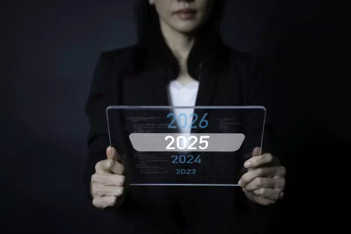 From faking a covid test to a toilet-side plane seat: 2025’s memorable employment law cases