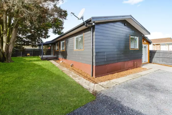Property flipping 'pushing up prices': Valuer