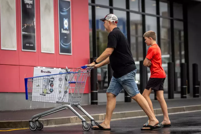Retail sales volumes rise for first time in two years
