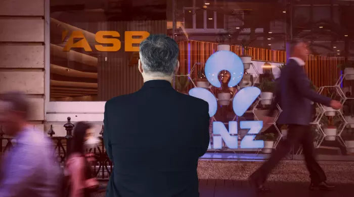 Class-action lawyer accuses Govt of behind-the-scenes deal with banks