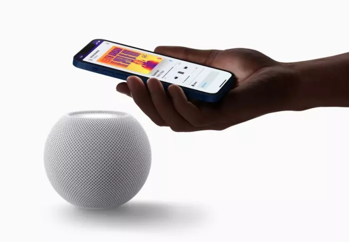 Review: Apple HomePod mini — great, but Siri spoils the fun