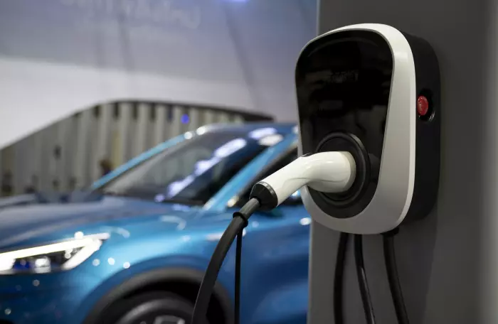 EV makers turn to discounts to combat waning demand