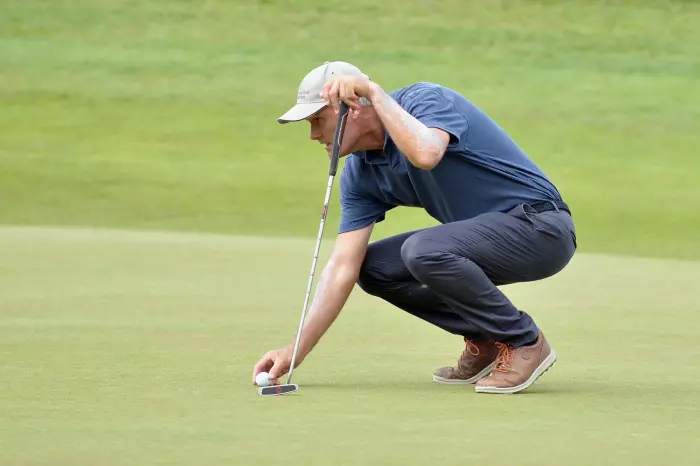 Coutts on the putting green as council backs water application