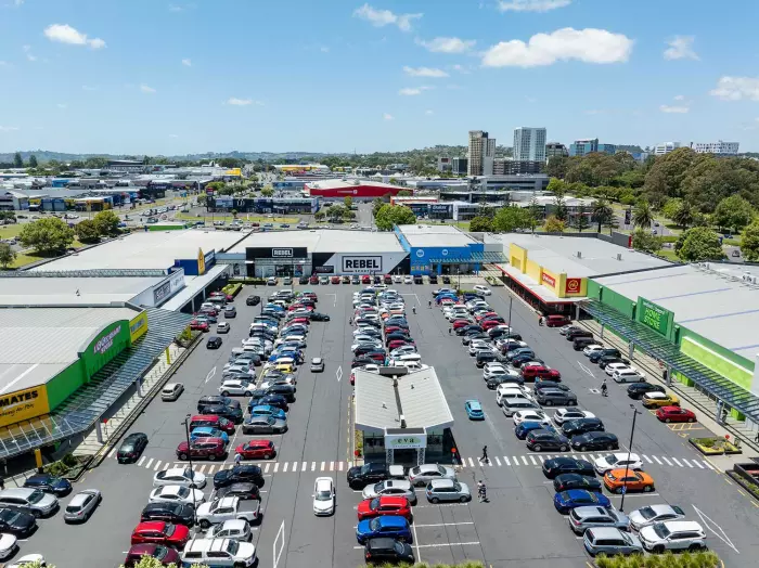 Manukau Supa Centa with $150m CV on the market for first time in 18 years