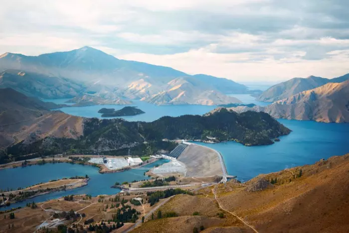 NZ sharemarket rises strongly on power company gains