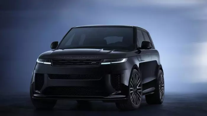 None more black? Range Rover blacks out the Sport SV