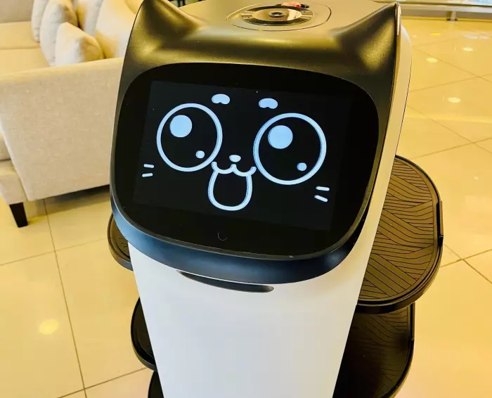 Robo-cocktail hour: robots move into room service mode