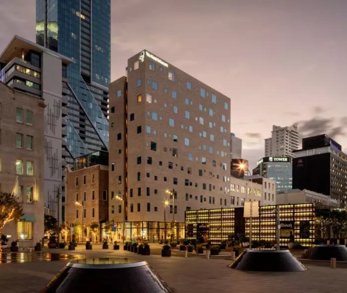 Review: The Hotel Britomart, the capital of a new republic