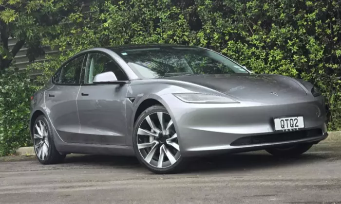 Tesla Model 3 RWD: back to basics