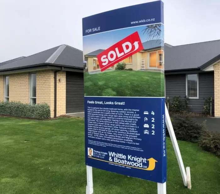 Fewer listings but house prices push higher in May - REINZ
