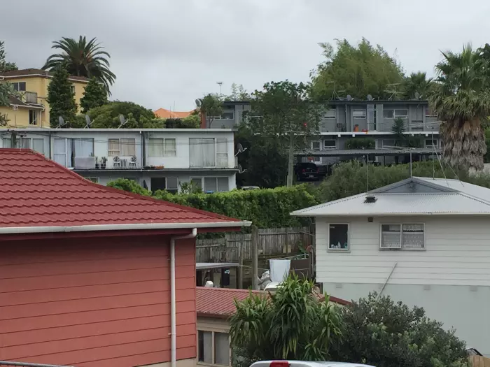 Kiwis spending almost a third of income on mortgages