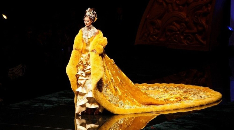 Review: Guo Pei: Fashion, art, fantasy from a creative genius ...