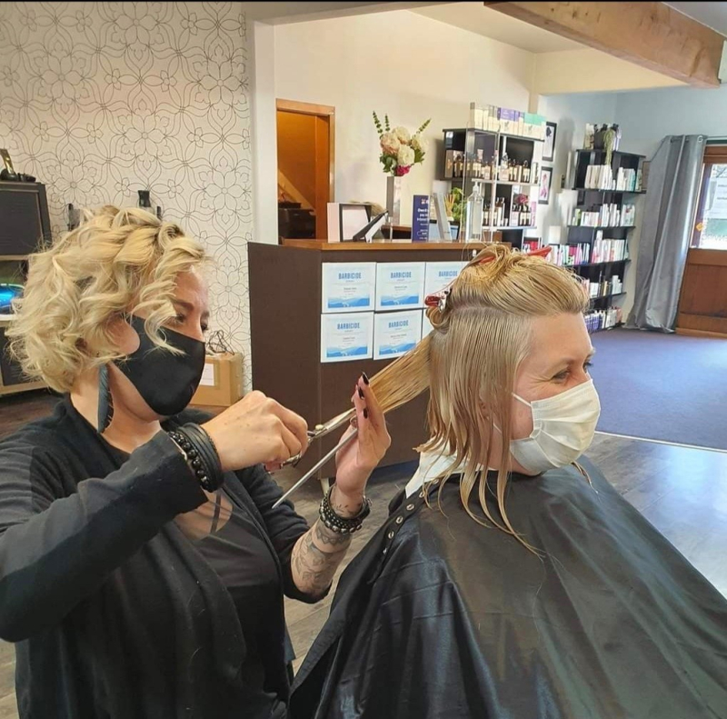 Auckland hairdressers open Thursday, traffic light system from Dec 3